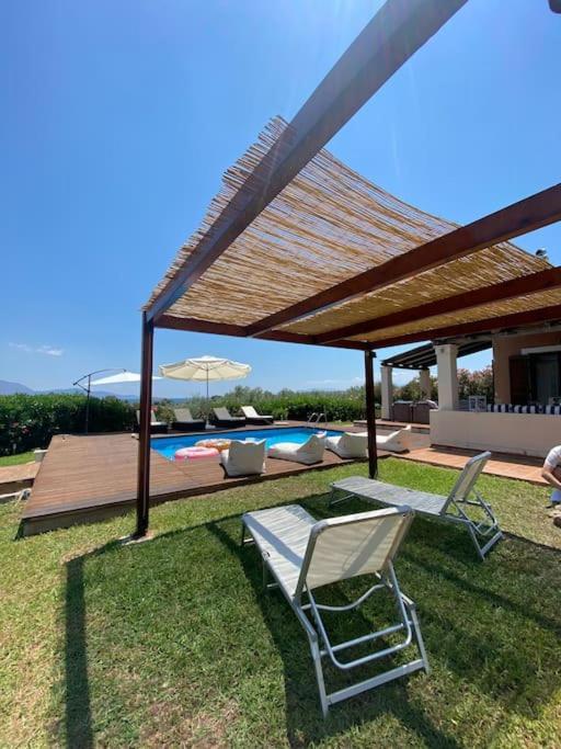 Georges Villa Galaxidi, Family, Pool And Garden Exterior foto