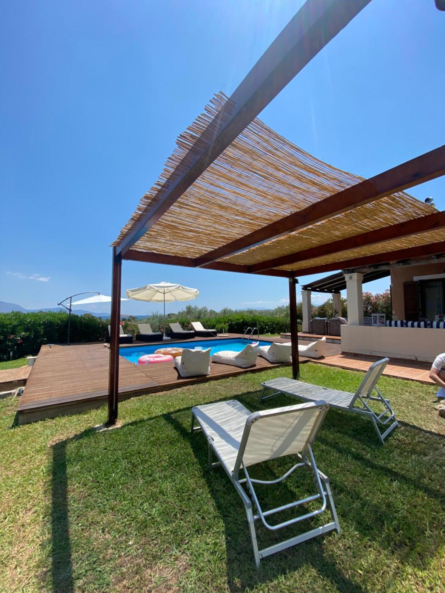 Georges Villa Galaxidi, Family, Pool And Garden Exterior foto